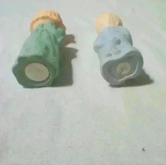 Avon 1970 Vintage Dream Boy & Dream Girl Bedtime Story Cologne Bottle Figurines. - Picture 3 of 3